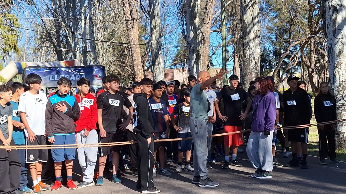 “CORRE PARA AYUDAR”: LA ESCUELA VALENTÍN BIANCHI CELEBRÓ LA 11ª EDICIÓN DE SU TRADICIONAL MARATÓN